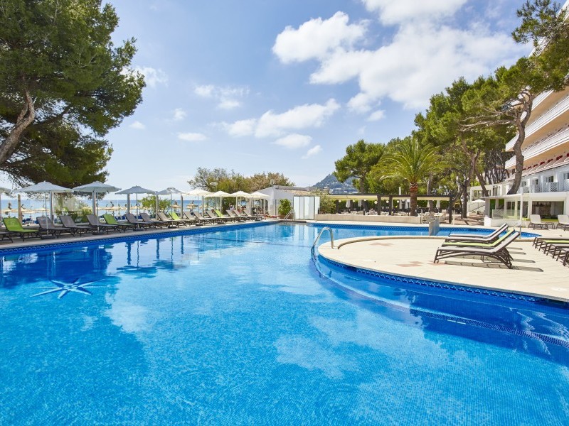 Pool - Universal Hotel Laguna