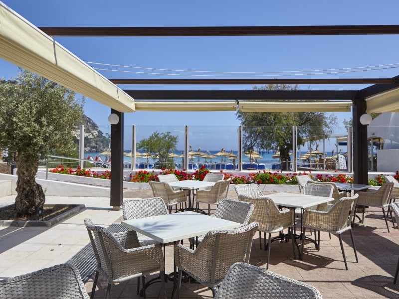 Restaurant - Universal Hotel Laguna