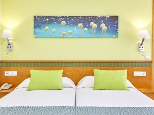 Wohn- und Schlafzimmer - Universal Hotel/Appartement Laguna
