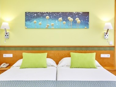 Wohn- und Schlafzimmer - Universal Hotel/Appartement Laguna