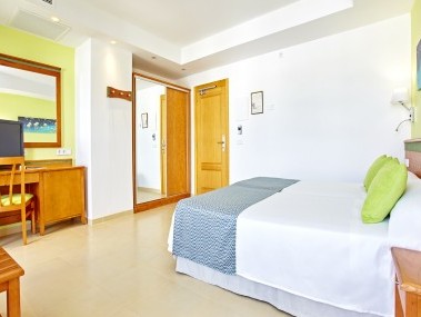 Wohn- und Schlafzimmer - Universal Hotel/Appartement Laguna