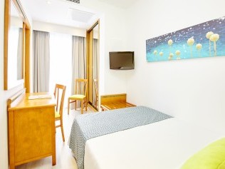 Wohn- und Schlafzimmer - Universal Hotel/Appartement Laguna