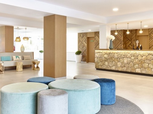 Rezeption - Universal Hotel Castell Royal - Canyamel Mallorca