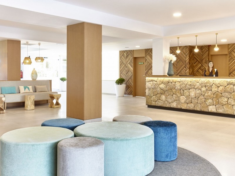 Reception - Universal Hotel Castell Royal - Canyamel Mallorca