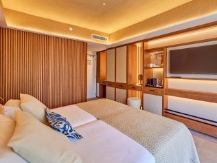 Wohn- und Schlafzimmer - Universal Hotel Grand Léon & Spa