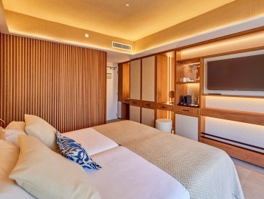 Wohn- und Schlafzimmer - Universal Hotel Grand Léon & Spa