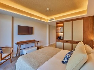 Wohn- und Schlafzimmer - Universal Hotel Grand Léon & Spa