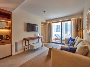 Wohn- und Schlafzimmer - Universal Hotel Grand Léon & Spa