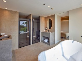 Badezimmer - Universal Hotel Grand Léon & Spa