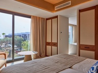 Wohn- und Schlafzimmer - Universal Hotel Grand Léon & Spa