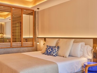 Wohn- und Schlafzimmer - Universal Hotel Grand Léon & Spa