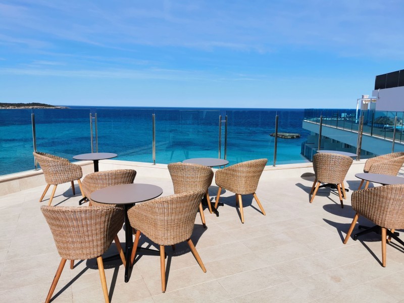 Rooftop Bar mit Terrasse - Universal Hotel Perla - S'Illot Mallorca