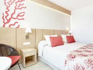 Wohn- und Schlafzimmer - Universal Hotel Perla