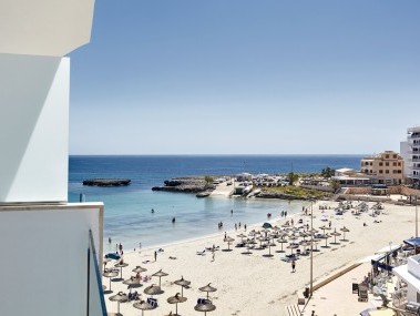 Balkon mit Blick aufs Meer - Universal Hotel Perla