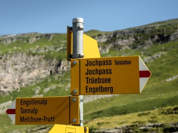 Wanderwegweiser Jochpass Engelberg
